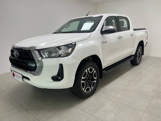TOYOTA HILUX 2.8 D-4D TURBO DIESEL CD SRV 4X4 AUTOMÁTICO